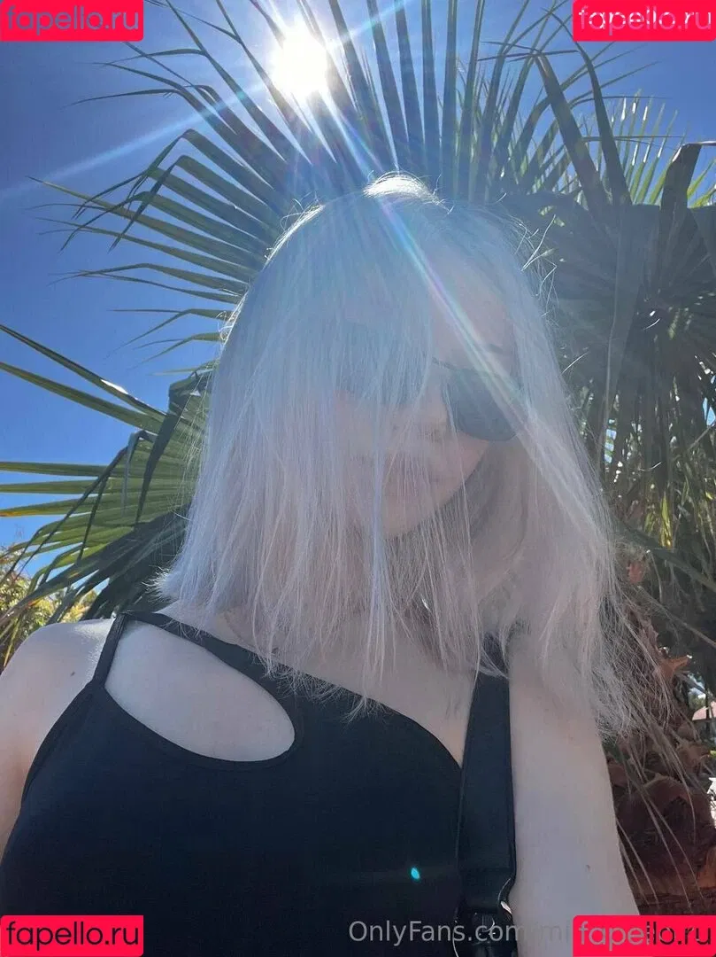 Mia_bluebird / clarathestudent / miabluebird Onlyfans Photo Gallery 