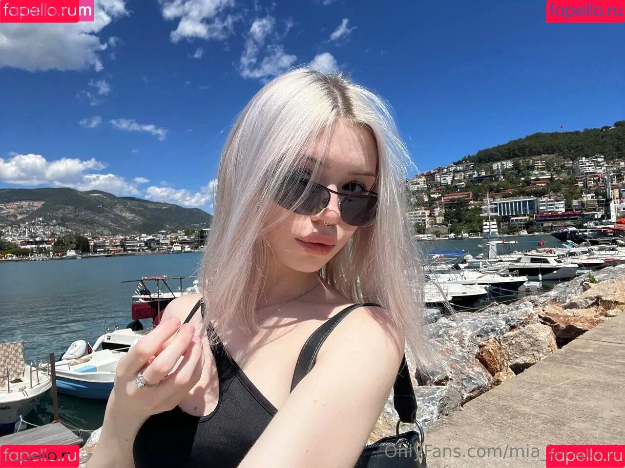 Mia_bluebird / clarathestudent / miabluebird Onlyfans Photo Gallery 