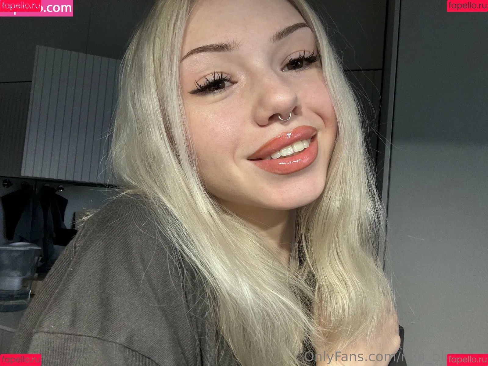 Mia_bluebird / clarathestudent / miabluebird Onlyfans Photo Gallery 