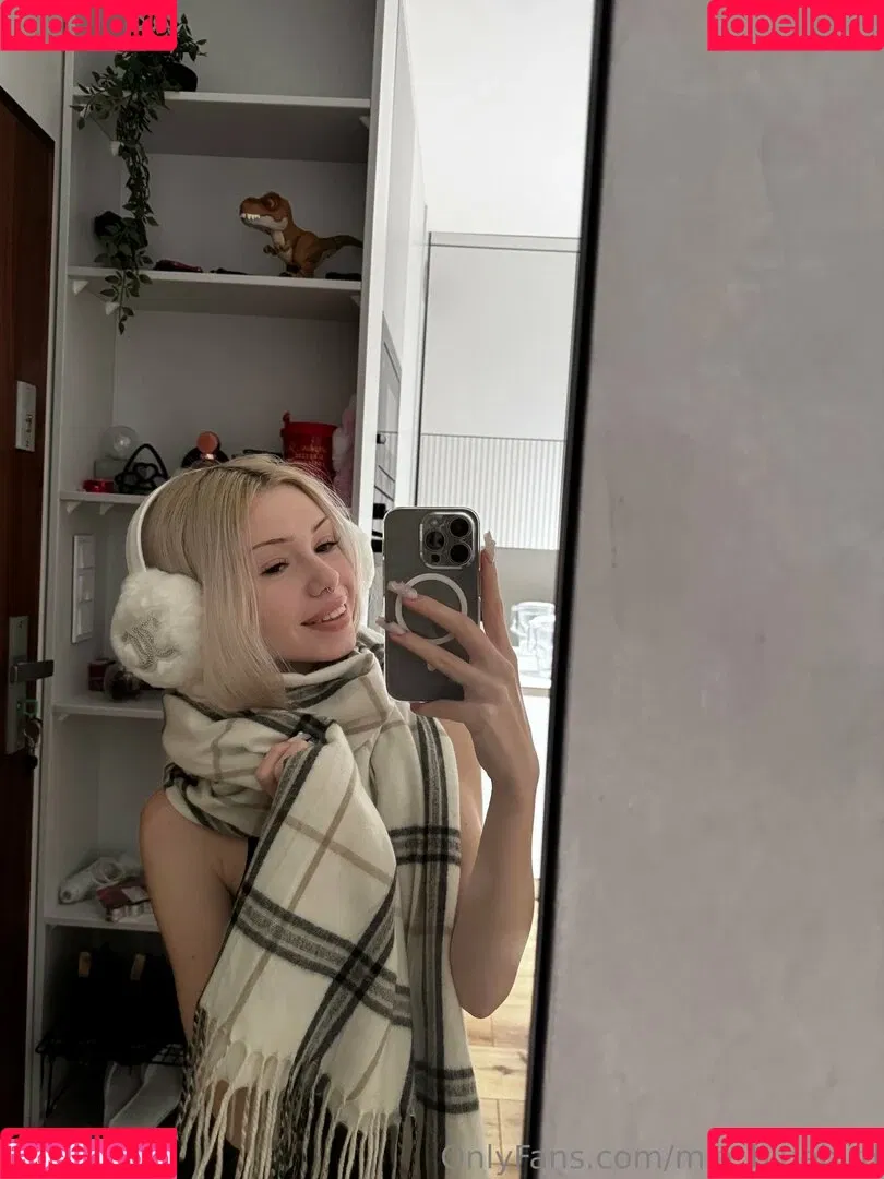 Mia_bluebird / clarathestudent / miabluebird Onlyfans Photo Gallery 