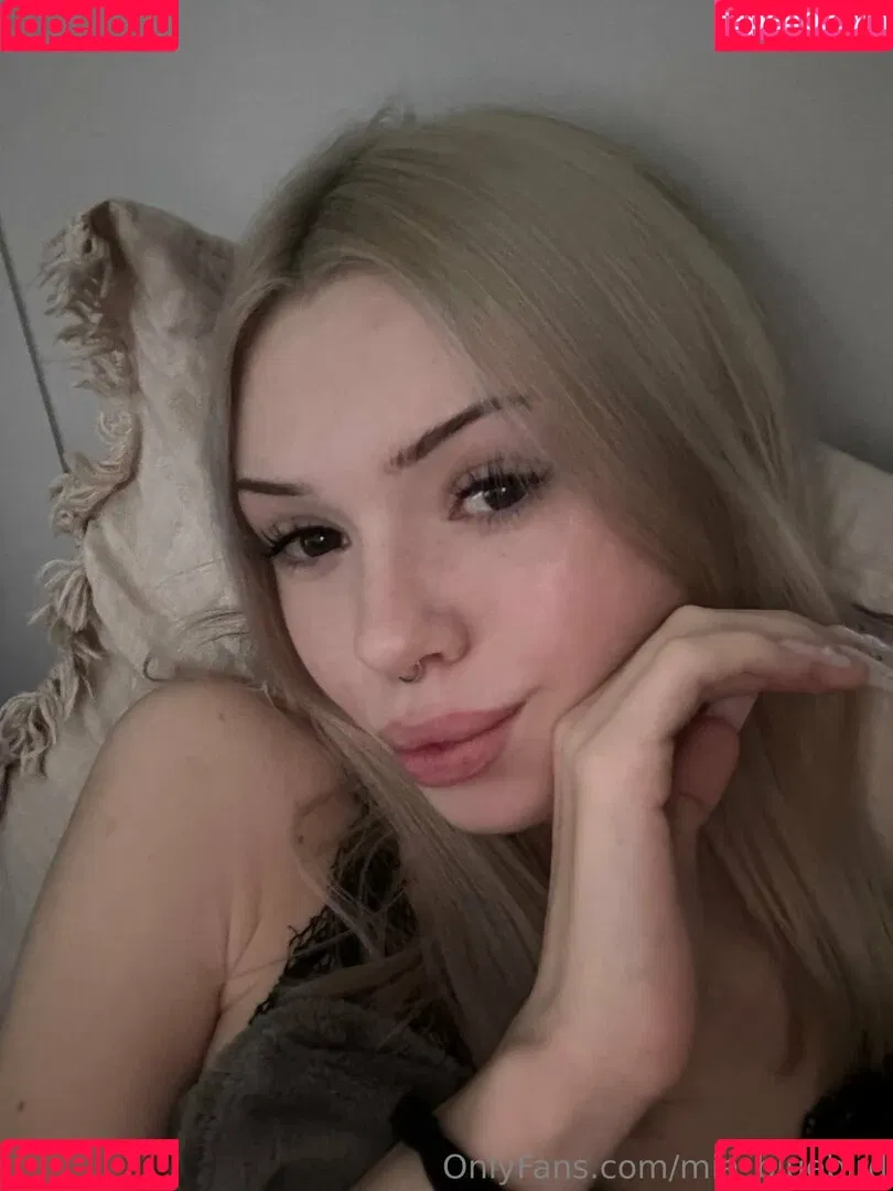 Mia_bluebird / clarathestudent / miabluebird Onlyfans Photo Gallery 