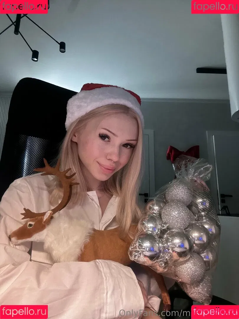 Mia_bluebird / clarathestudent / miabluebird Onlyfans Photo Gallery 