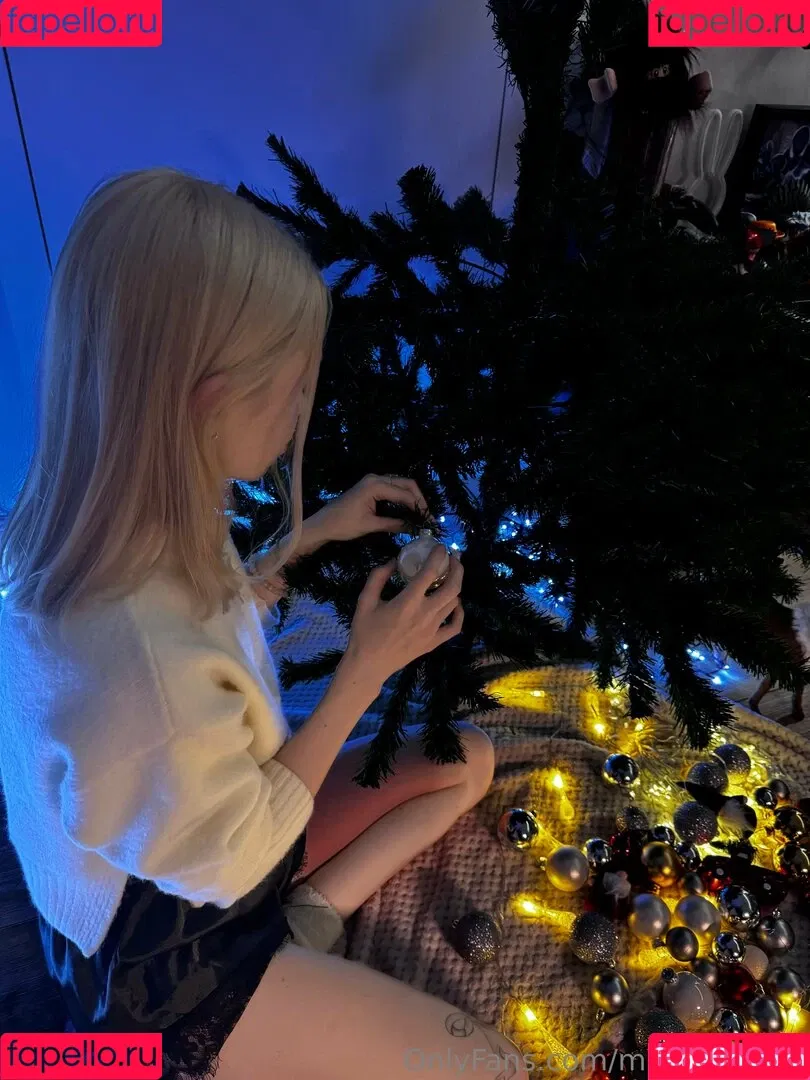 Mia_bluebird / clarathestudent / miabluebird Onlyfans Photo Gallery 