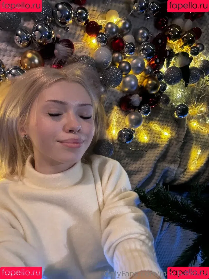 Mia_bluebird / clarathestudent / miabluebird Onlyfans Photo Gallery 