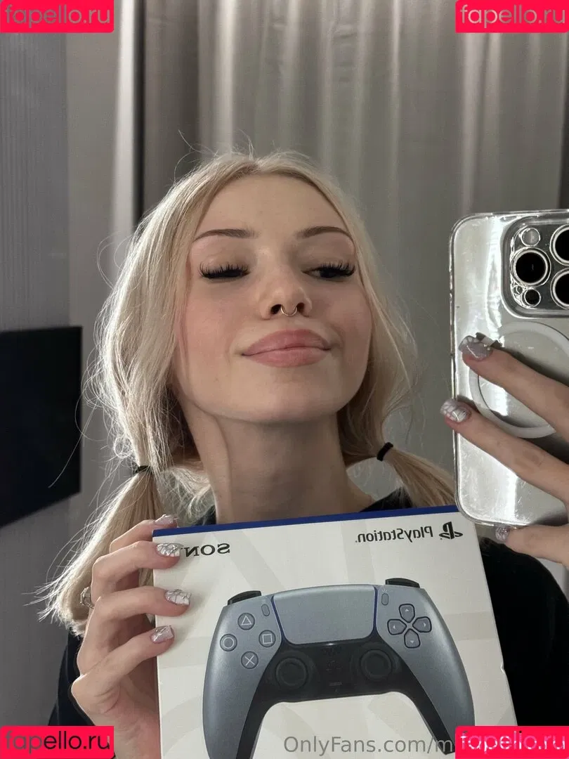 Mia_bluebird / clarathestudent / miabluebird Onlyfans Photo Gallery 