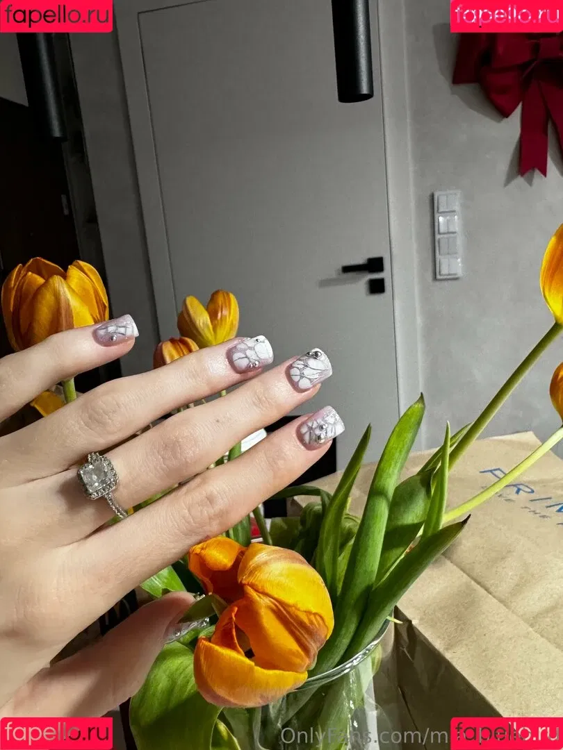 Mia_bluebird / clarathestudent / miabluebird Onlyfans Photo Gallery 