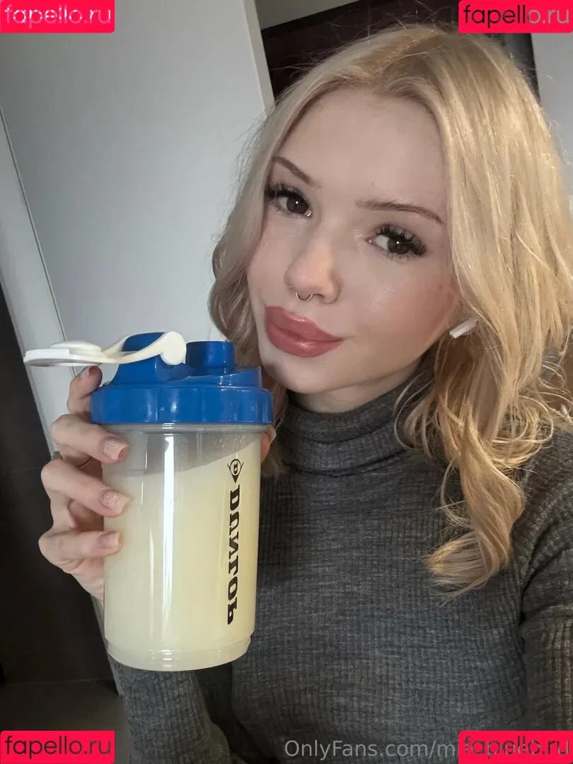 Mia_bluebird / clarathestudent / miabluebird Onlyfans Photo Gallery 