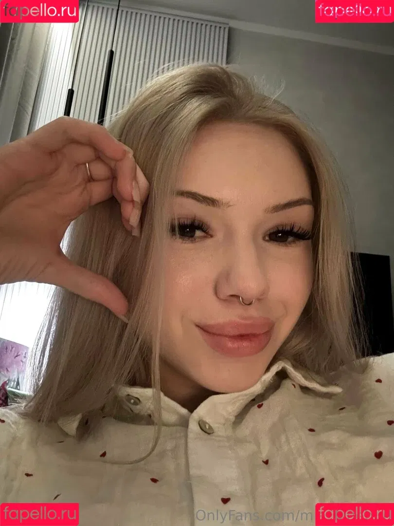 Mia_bluebird / clarathestudent / miabluebird Onlyfans Photo Gallery 