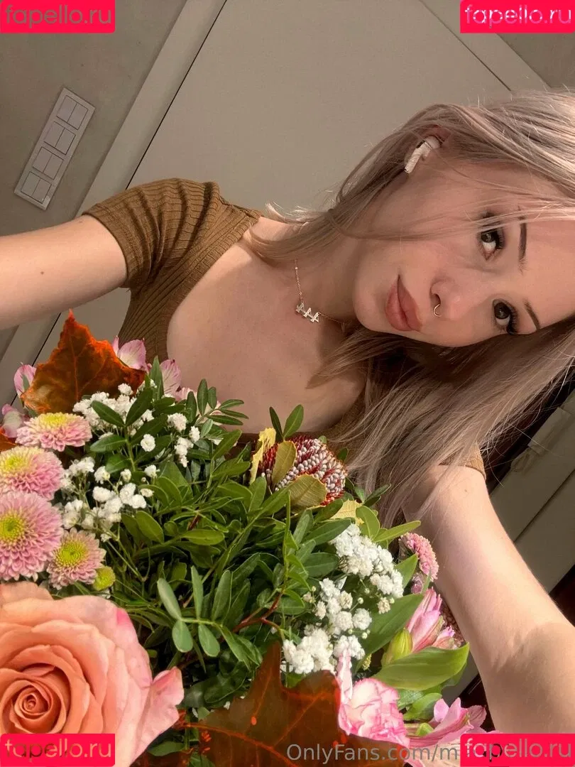 Mia_bluebird / clarathestudent / miabluebird Onlyfans Photo Gallery 