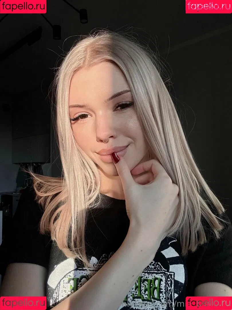 Mia_bluebird / clarathestudent / miabluebird Onlyfans Photo Gallery 