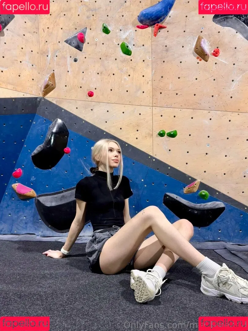 Mia_bluebird / clarathestudent / miabluebird Onlyfans Photo Gallery 