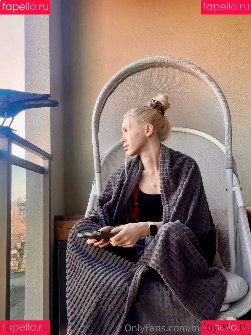 Mia_bluebird / clarathestudent / miabluebird Onlyfans Photo Gallery 