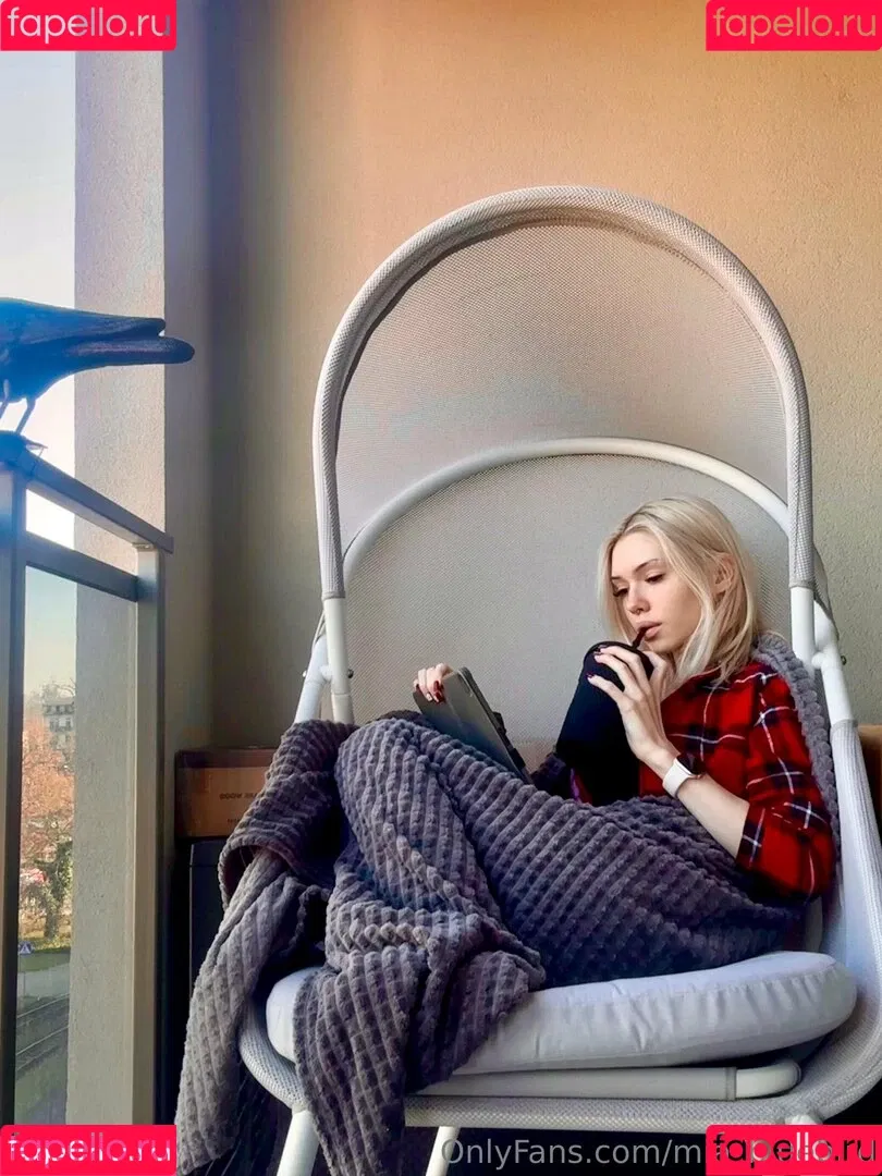 Mia_bluebird / clarathestudent / miabluebird Onlyfans Photo Gallery 