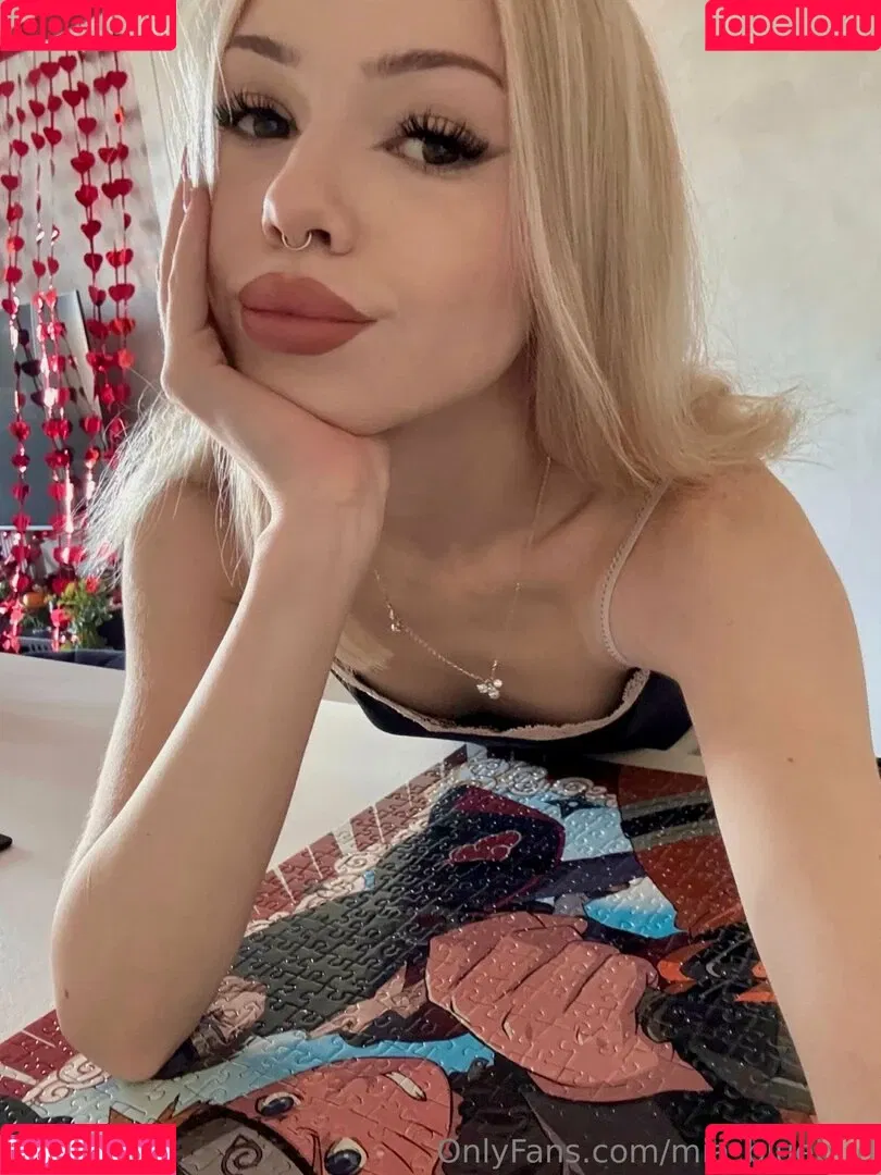 Mia_bluebird / clarathestudent / miabluebird Onlyfans Photo Gallery 