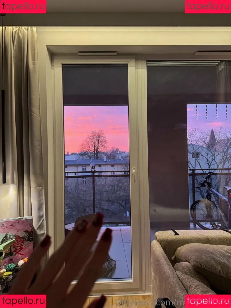 Mia_bluebird / clarathestudent / miabluebird Onlyfans Photo Gallery 