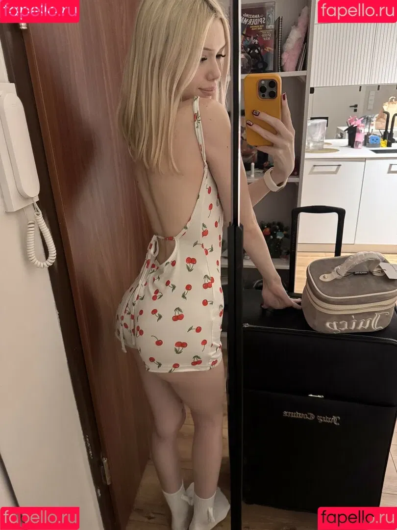 Mia_bluebird / clarathestudent / miabluebird Onlyfans Photo Gallery 