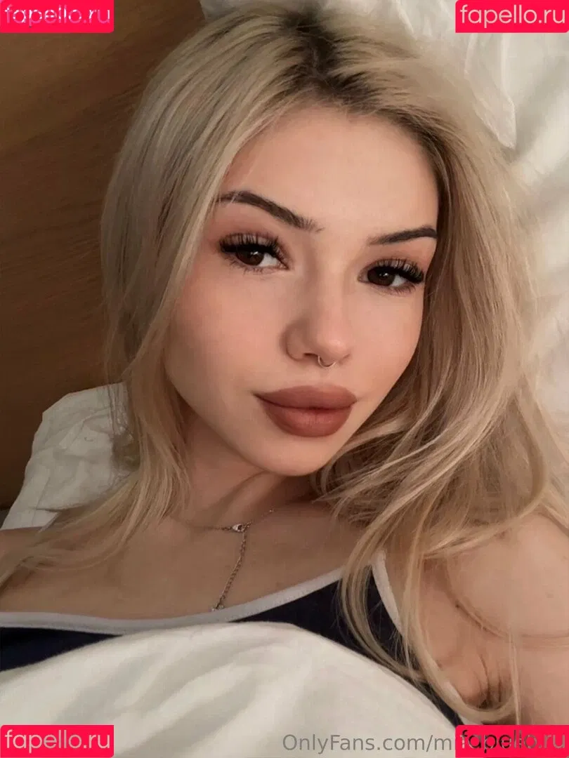 Mia_bluebird / clarathestudent / miabluebird Onlyfans Photo Gallery 