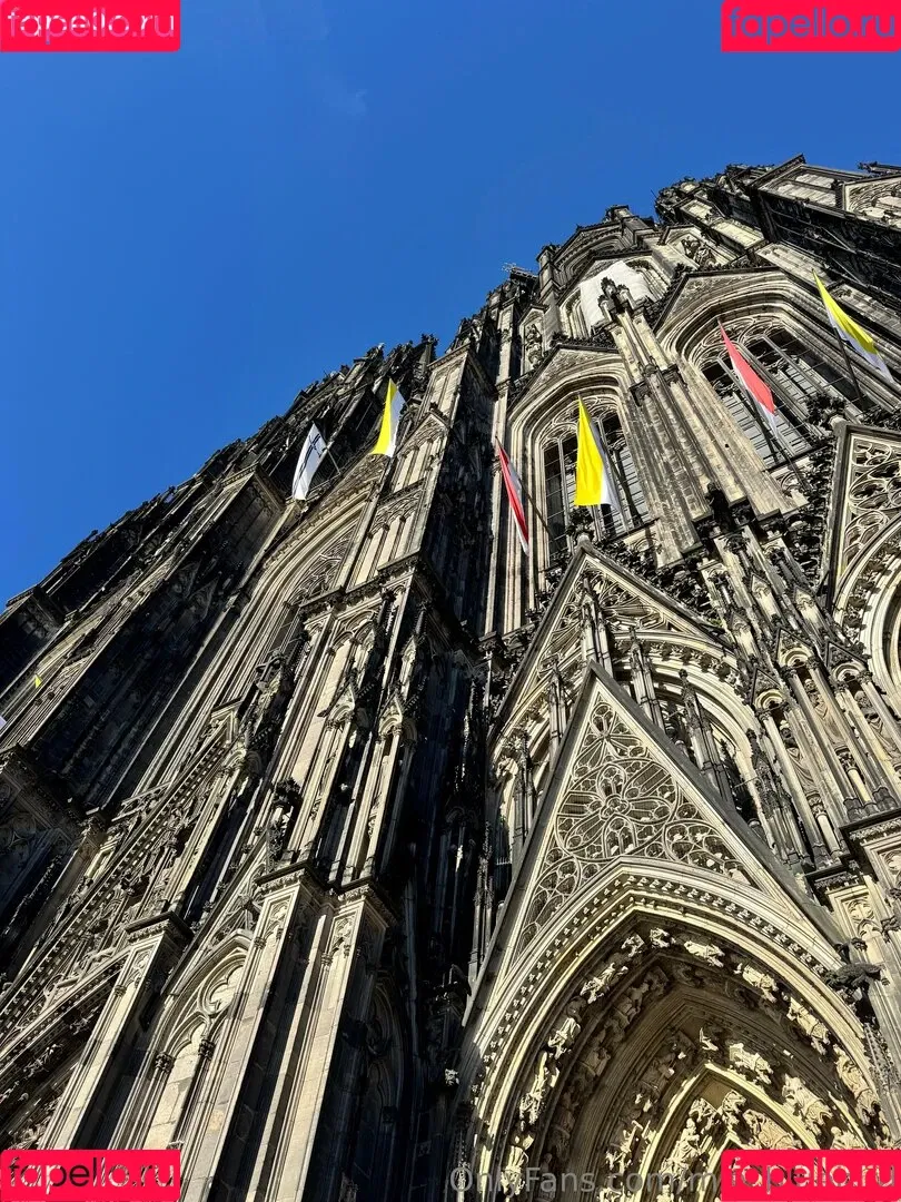 Mia_bluebird / clarathestudent / miabluebird Onlyfans Photo Gallery 