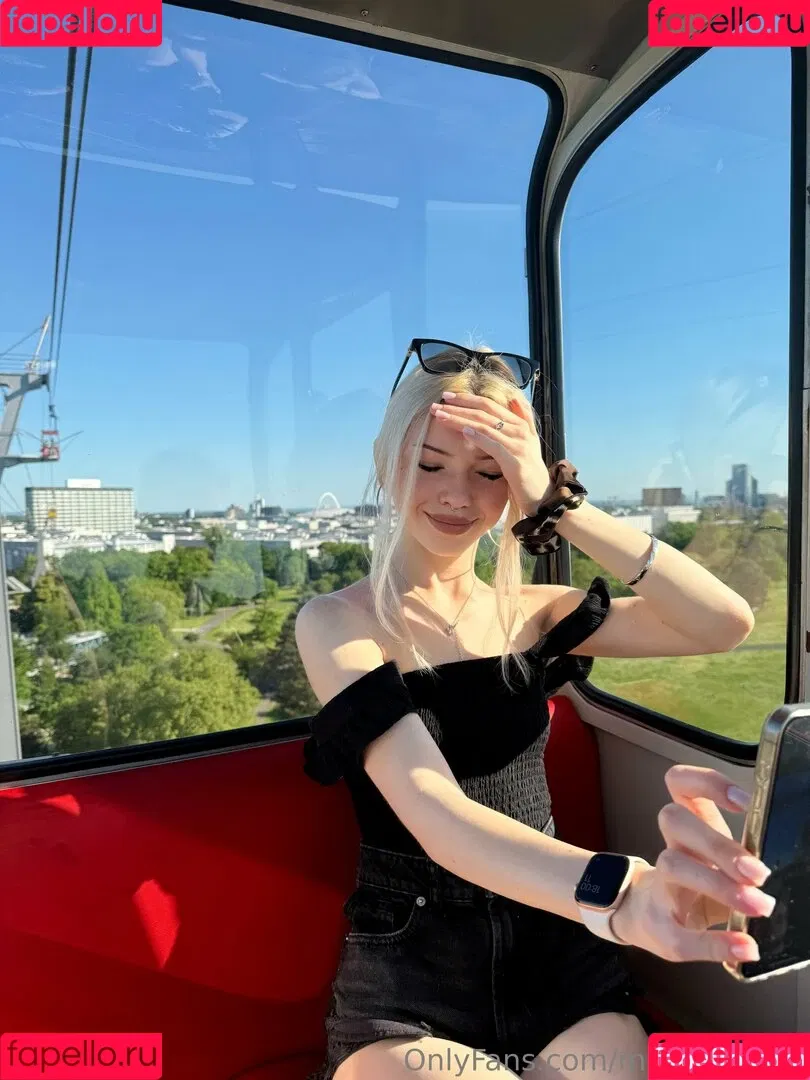 Mia_bluebird / clarathestudent / miabluebird Onlyfans Photo Gallery 