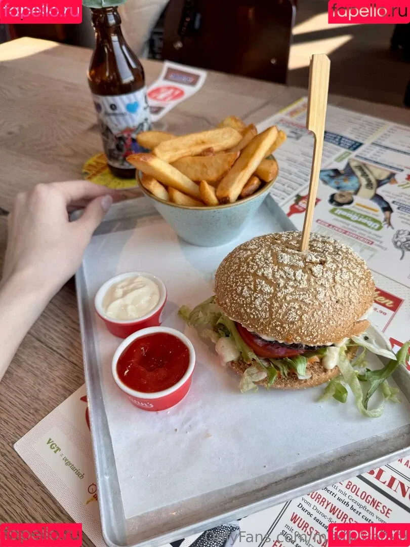 Mia_bluebird / clarathestudent / miabluebird Onlyfans Photo Gallery 