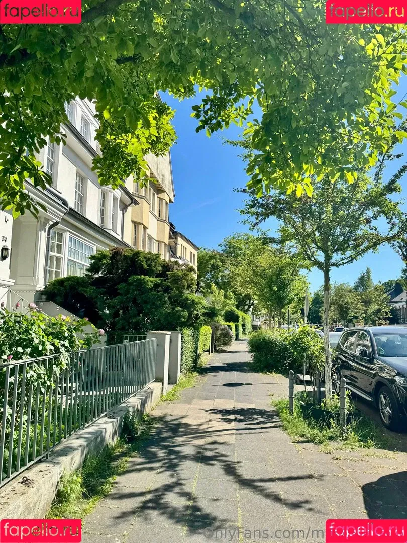 Mia_bluebird / clarathestudent / miabluebird Onlyfans Photo Gallery 