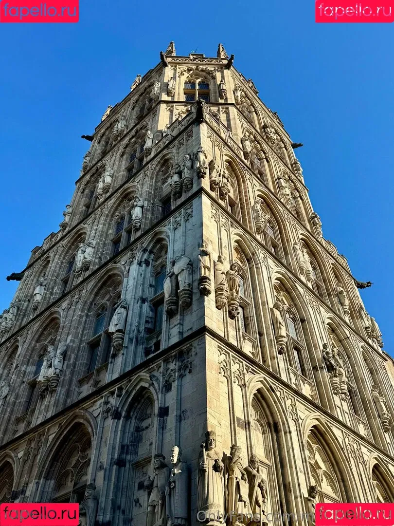 Mia_bluebird / clarathestudent / miabluebird Onlyfans Photo Gallery 