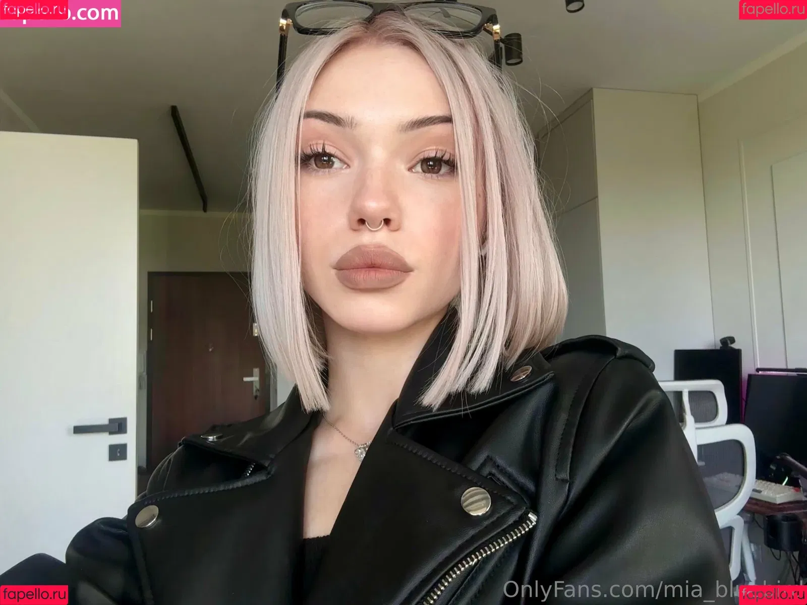 Mia_bluebird / clarathestudent / miabluebird Onlyfans Photo Gallery 