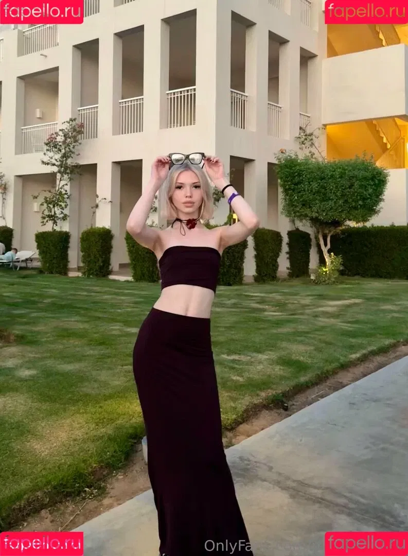 Mia_bluebird / clarathestudent / miabluebird Onlyfans Photo Gallery 