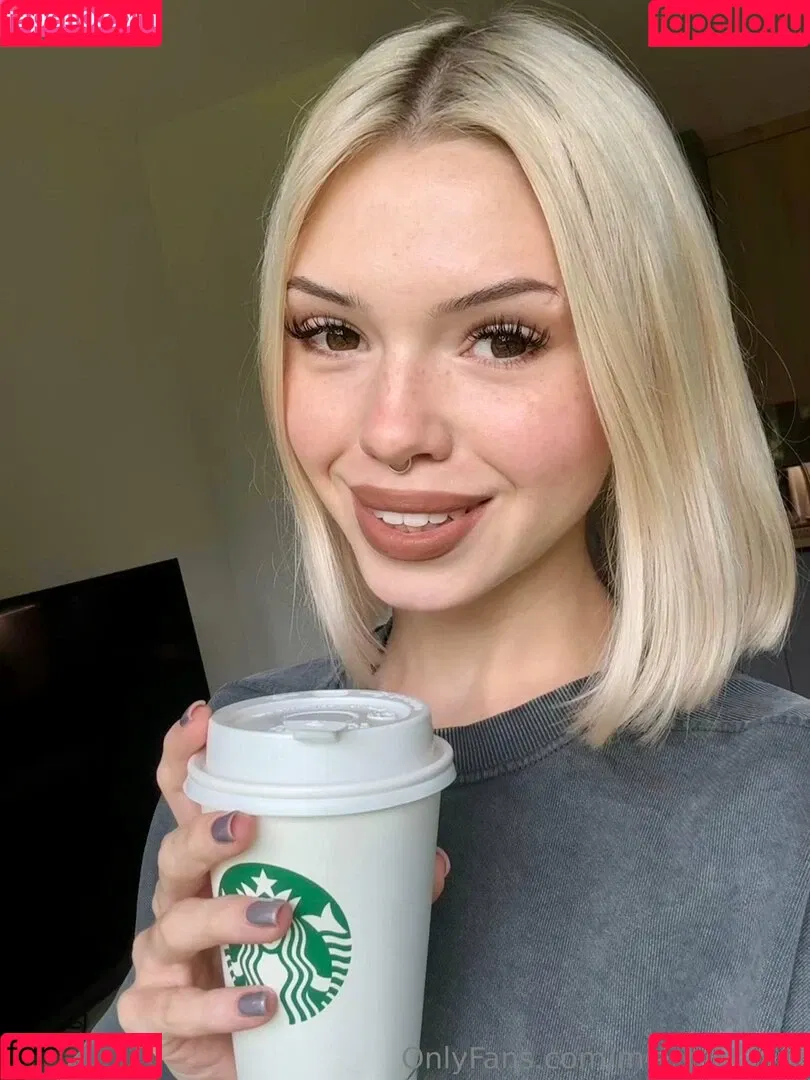 Mia_bluebird / clarathestudent / miabluebird Onlyfans Photo Gallery 