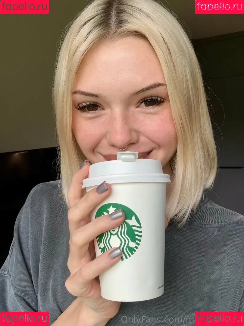 Mia_bluebird / clarathestudent / miabluebird Onlyfans Photo Gallery 