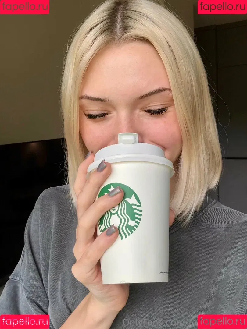 Mia_bluebird / clarathestudent / miabluebird Onlyfans Photo Gallery 