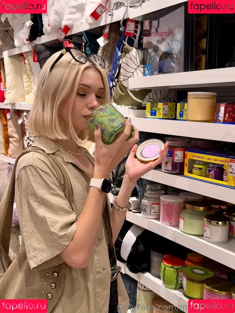 Mia_bluebird / clarathestudent / miabluebird Onlyfans Photo Gallery 