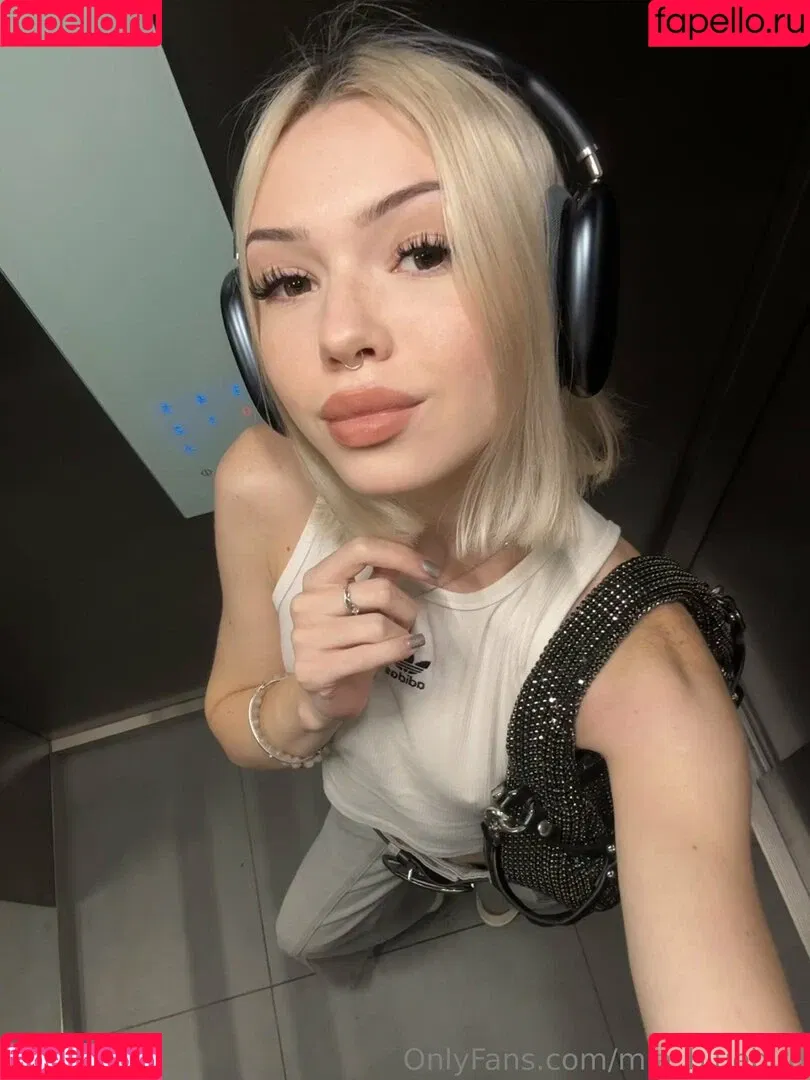 Mia_bluebird / clarathestudent / miabluebird Onlyfans Photo Gallery 