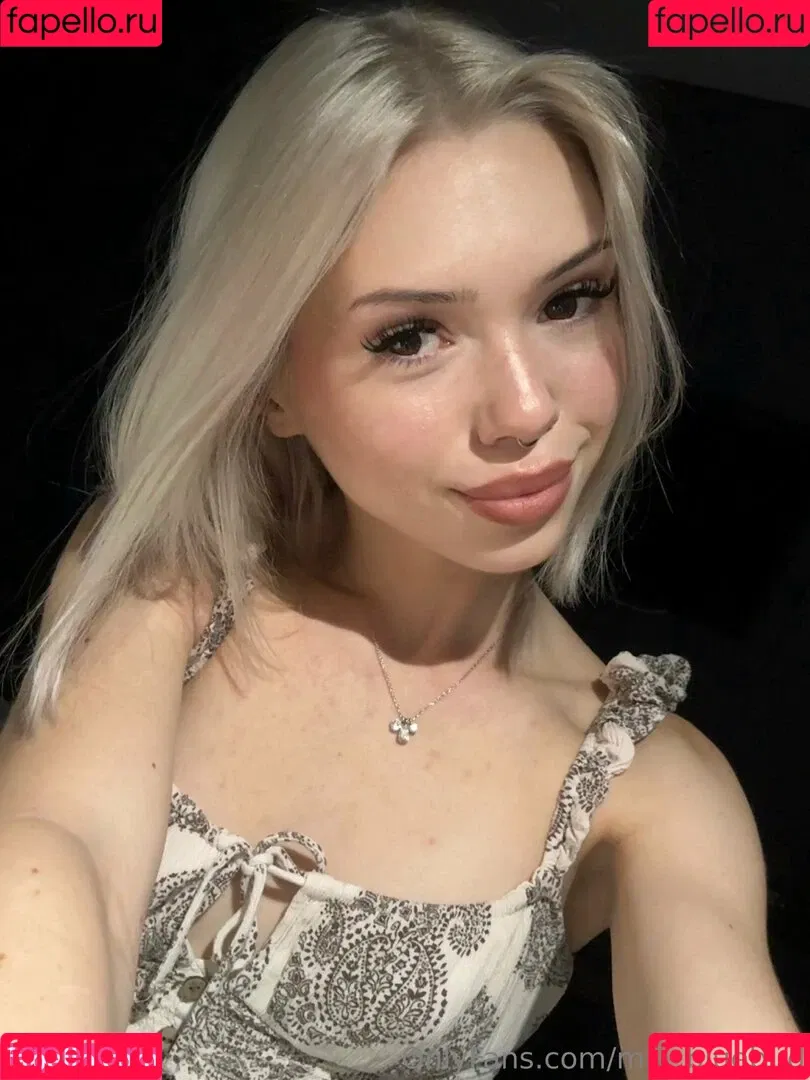 Mia_bluebird / clarathestudent / miabluebird Onlyfans Photo Gallery 