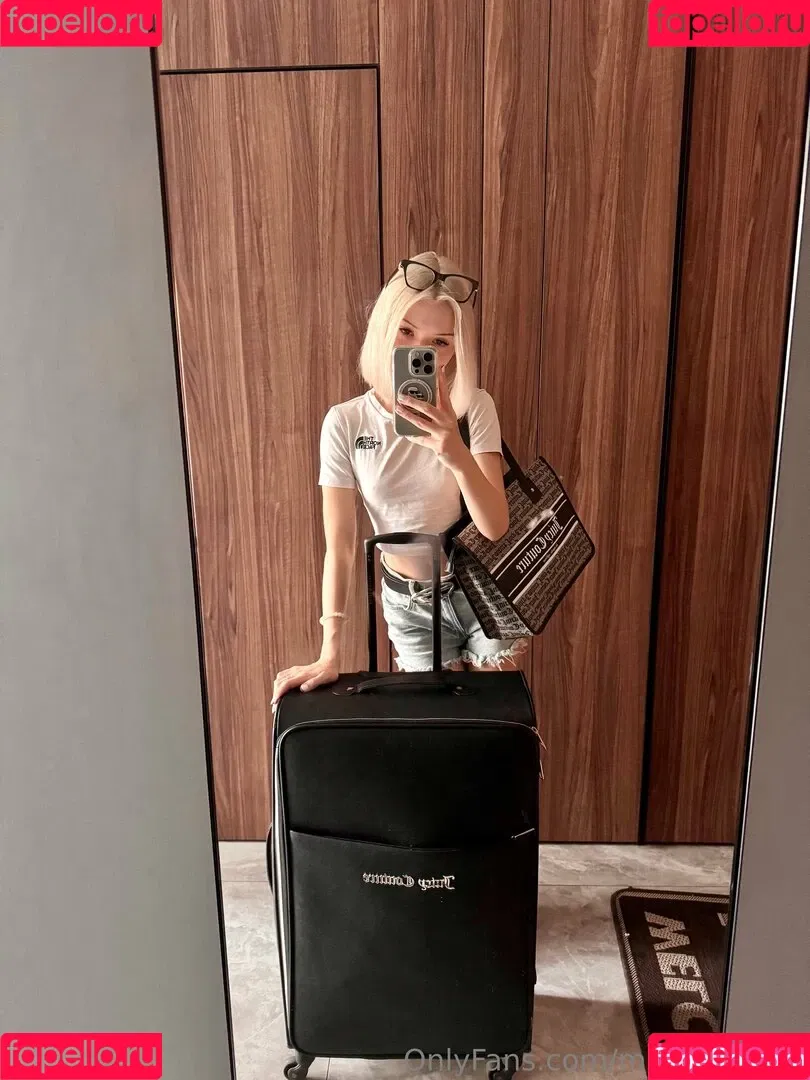 Mia_bluebird / clarathestudent / miabluebird Onlyfans Photo Gallery 