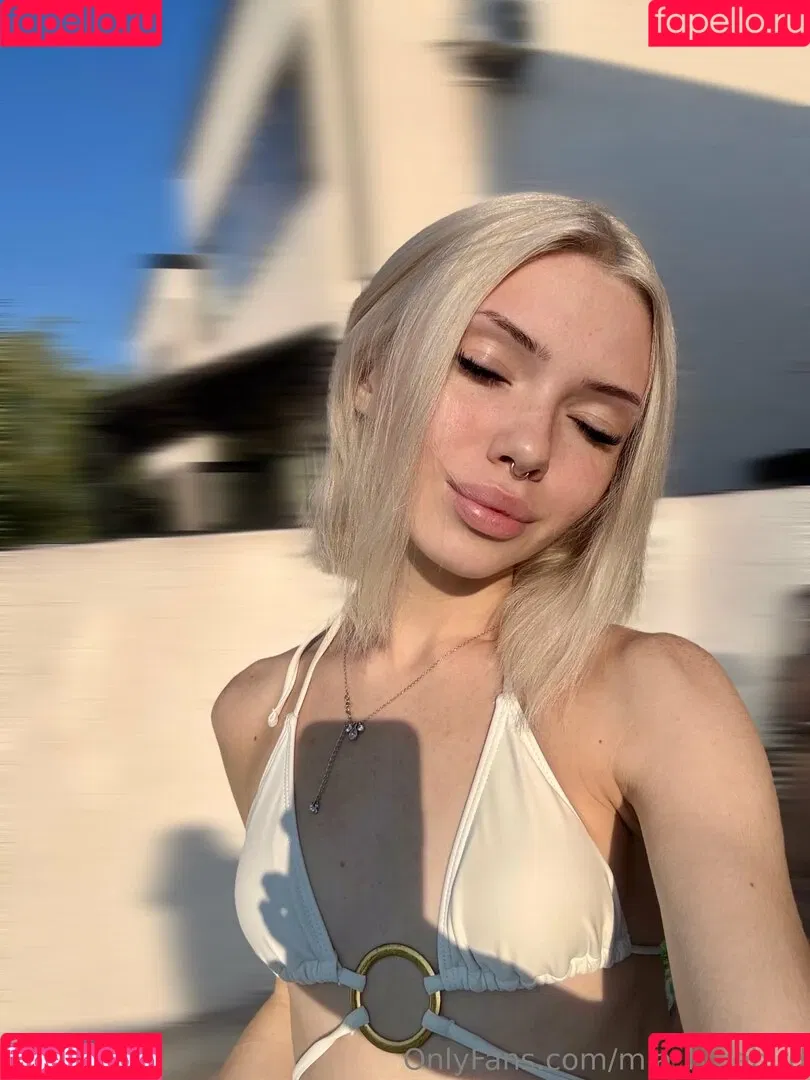 Mia_bluebird / clarathestudent / miabluebird Onlyfans Photo Gallery 