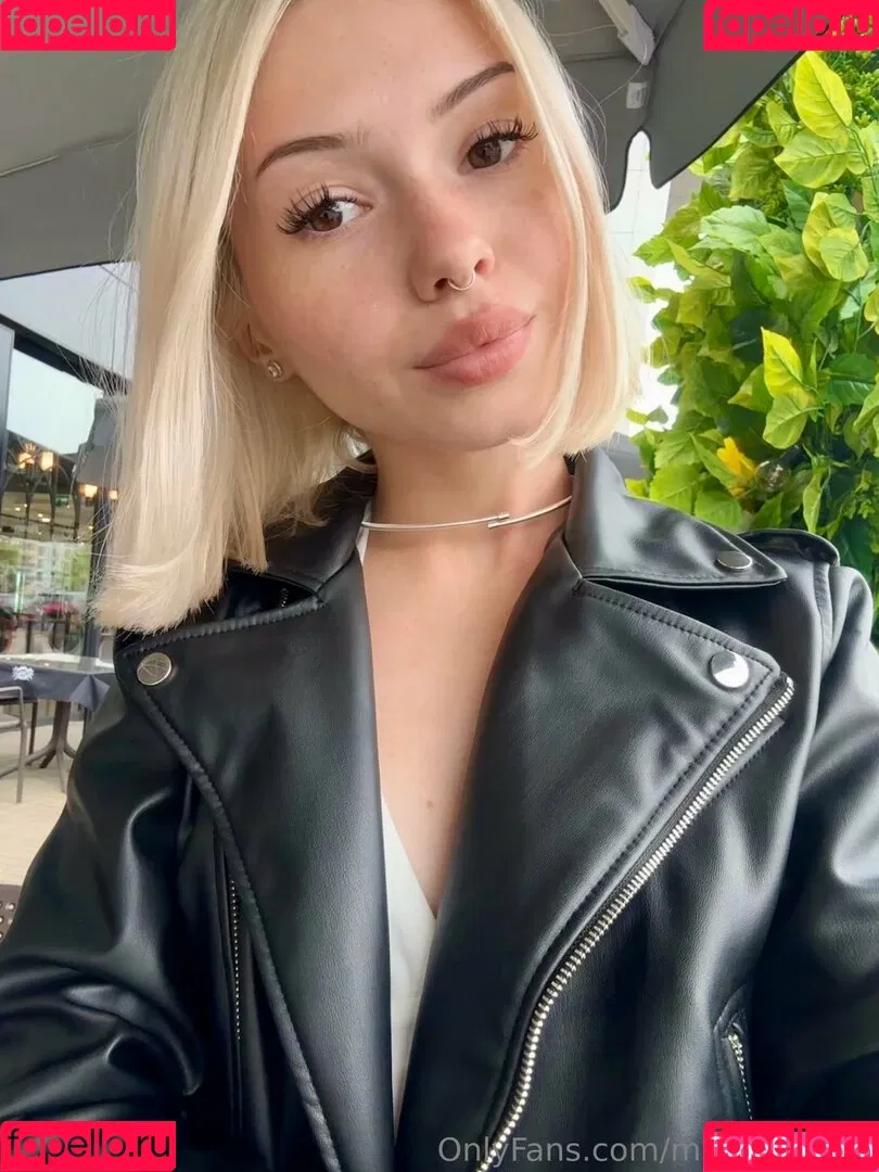 Mia_bluebird / clarathestudent / miabluebird Onlyfans Photo Gallery 