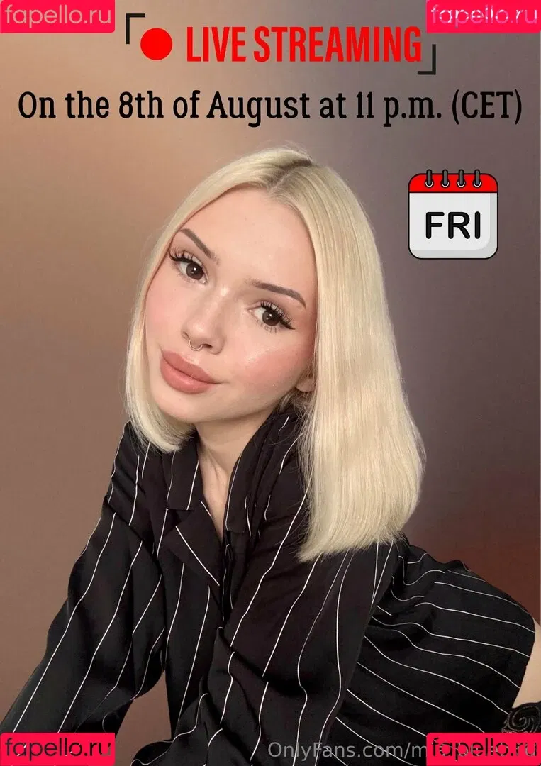 Mia_bluebird / clarathestudent / miabluebird Onlyfans Photo Gallery 