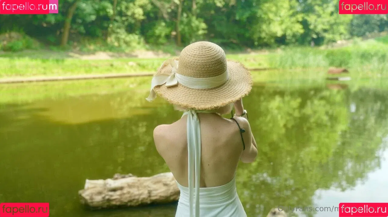 Mia_bluebird / clarathestudent / miabluebird Onlyfans Photo Gallery 