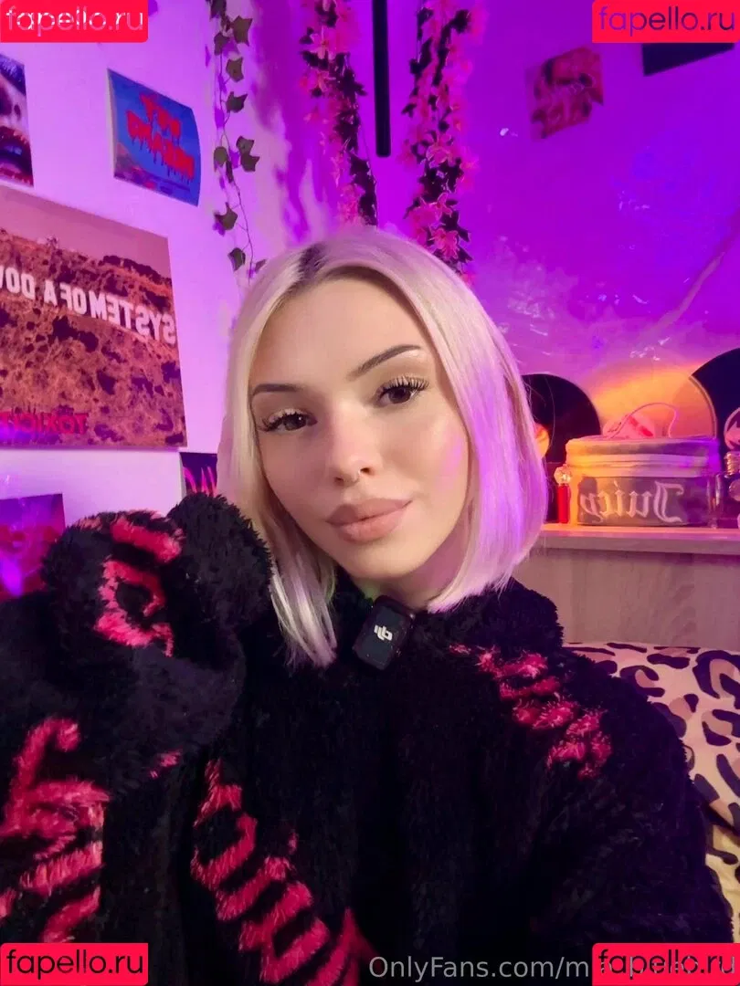 Mia_bluebird / clarathestudent / miabluebird Onlyfans Photo Gallery 