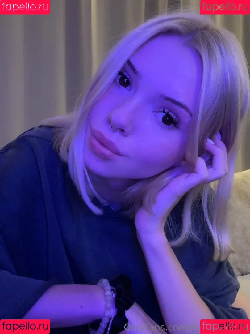 Mia_bluebird / clarathestudent / miabluebird Onlyfans Photo Gallery 