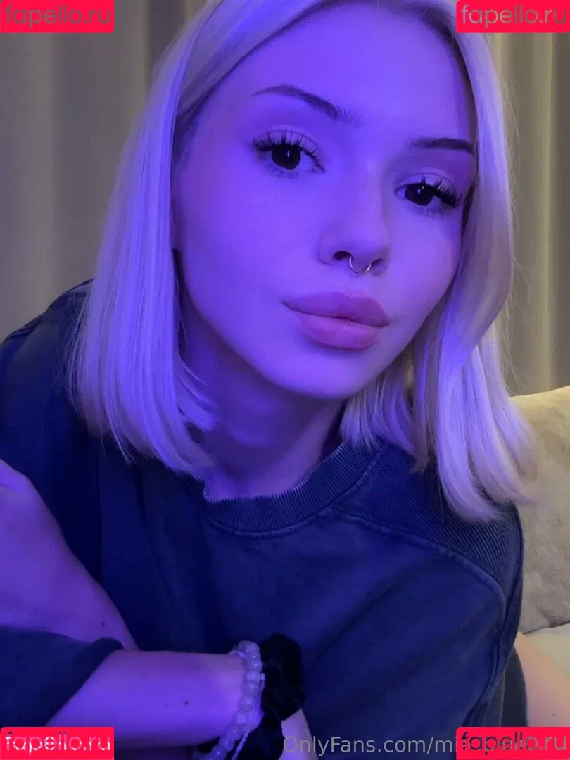 Mia_bluebird / clarathestudent / miabluebird Onlyfans Photo Gallery 