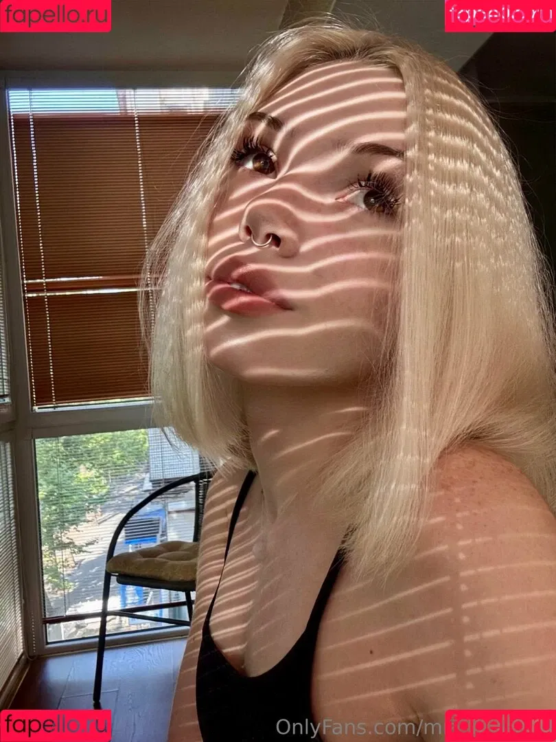 Mia_bluebird / clarathestudent / miabluebird Onlyfans Photo Gallery 