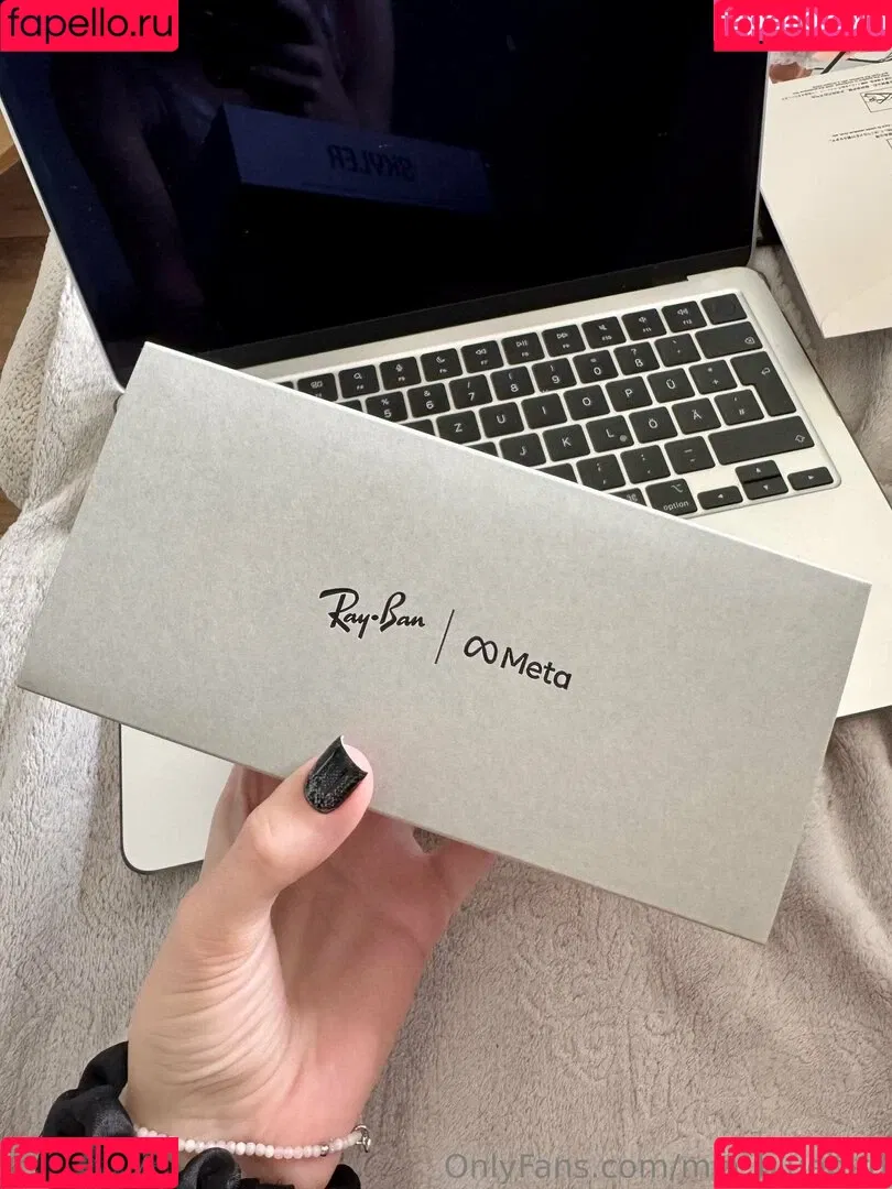 Mia_bluebird / clarathestudent / miabluebird Onlyfans Photo Gallery 