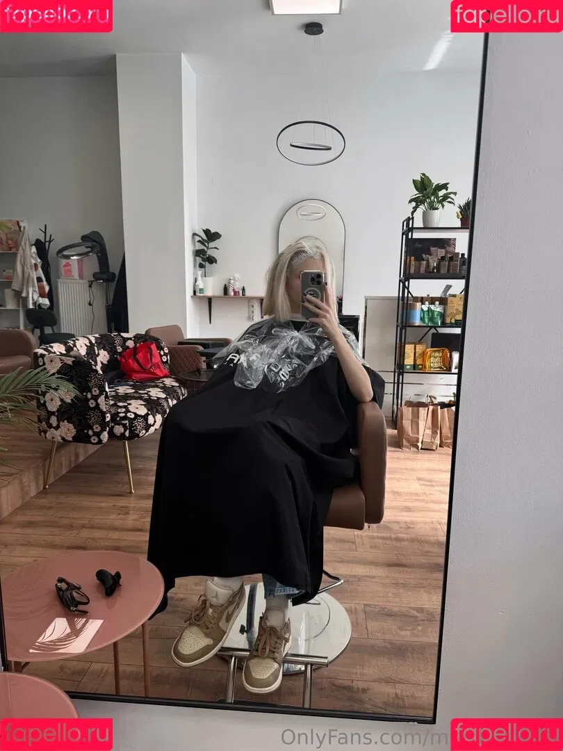 Mia_bluebird / clarathestudent / miabluebird Onlyfans Photo Gallery 