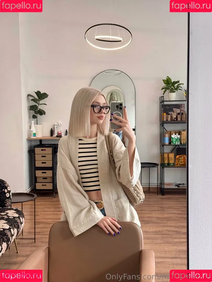 Mia_bluebird / clarathestudent / miabluebird Onlyfans Photo Gallery 