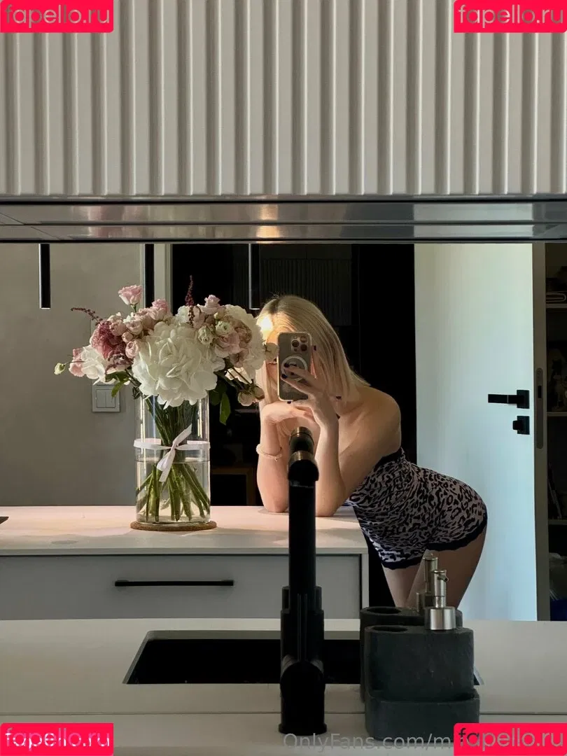 Mia_bluebird / clarathestudent / miabluebird Onlyfans Photo Gallery 