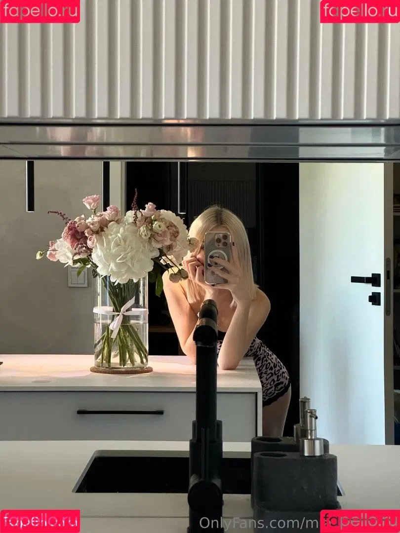 Mia_bluebird / clarathestudent / miabluebird Onlyfans Photo Gallery 