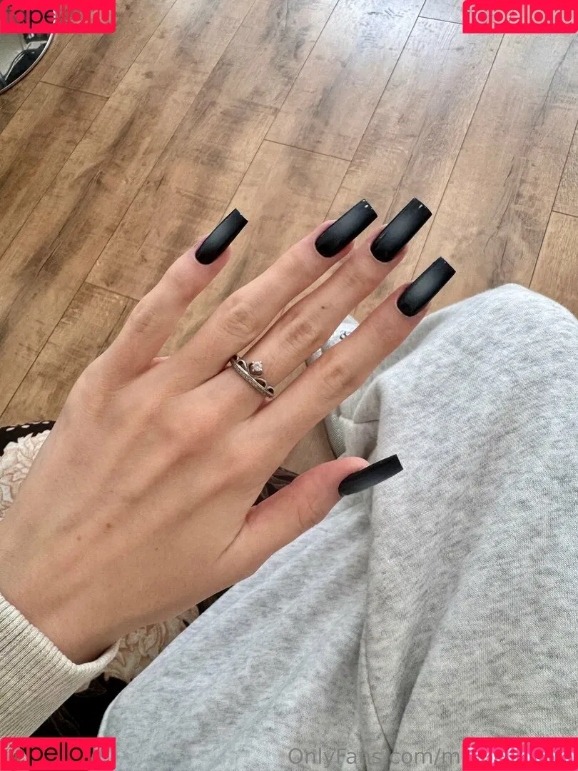 Mia_bluebird / clarathestudent / miabluebird Onlyfans Photo Gallery 