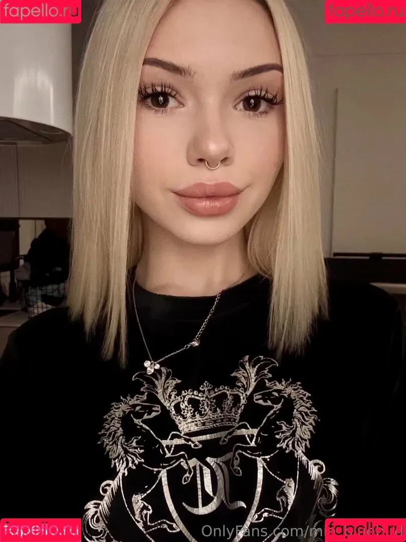 Mia_bluebird / clarathestudent / miabluebird Onlyfans Photo Gallery 